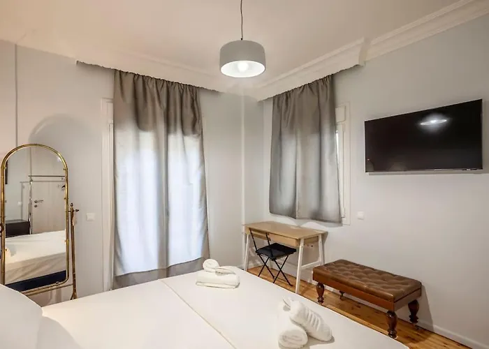 Karolou Ntil- Ground Floor Daire