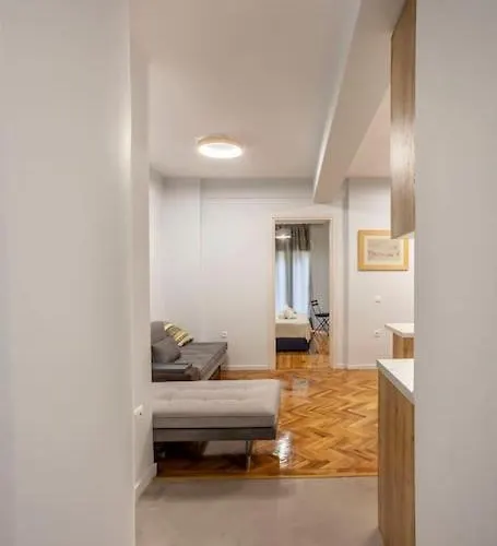 Karolou Ntil- Ground Floor Daire