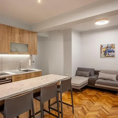 Karolou Ntil- Ground Floor Soluň