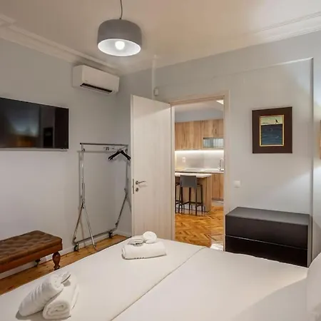 Karolou Ntil- Ground Floor *