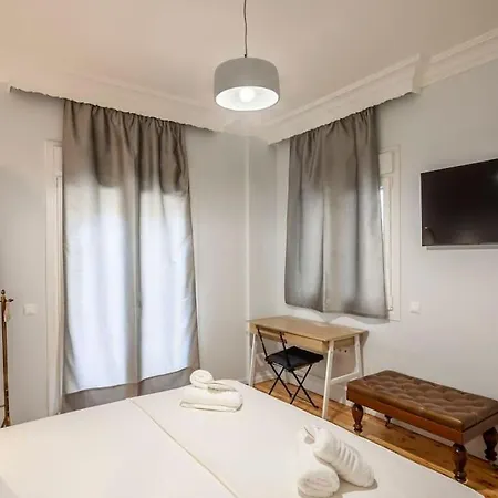 Karolou Ntil- Ground Floor شقة