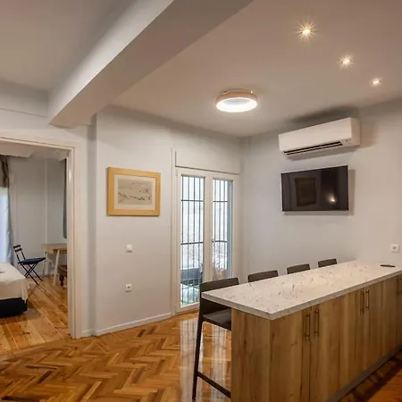 Karolou Ntil- Ground Floor