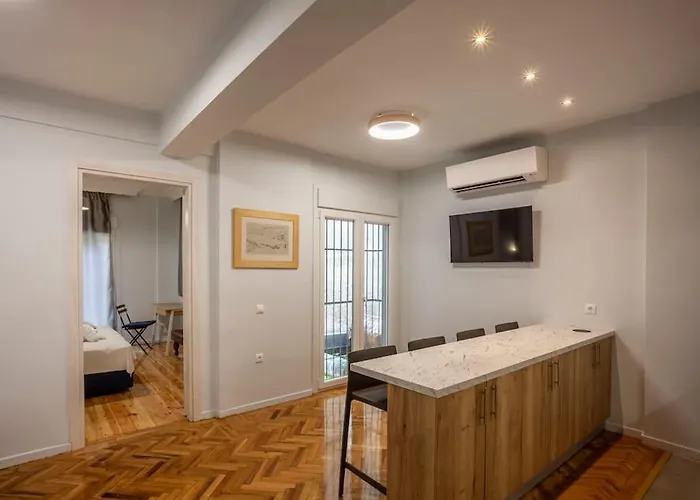 Karolou Ntil- Ground Floor